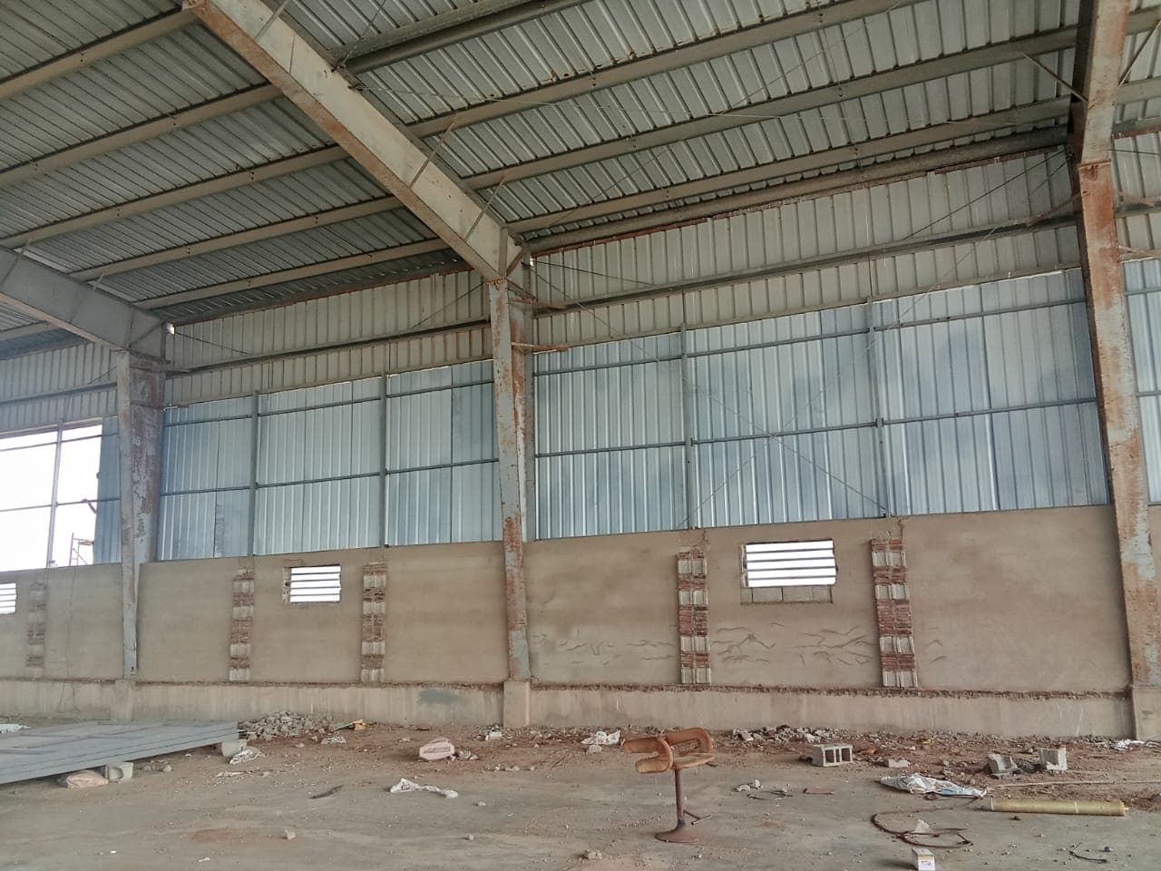 مشروع تكملة تشييد و تقفيلات مخازن شركة بترومين للزيوت بورتسودان _ المدينة الصناعية